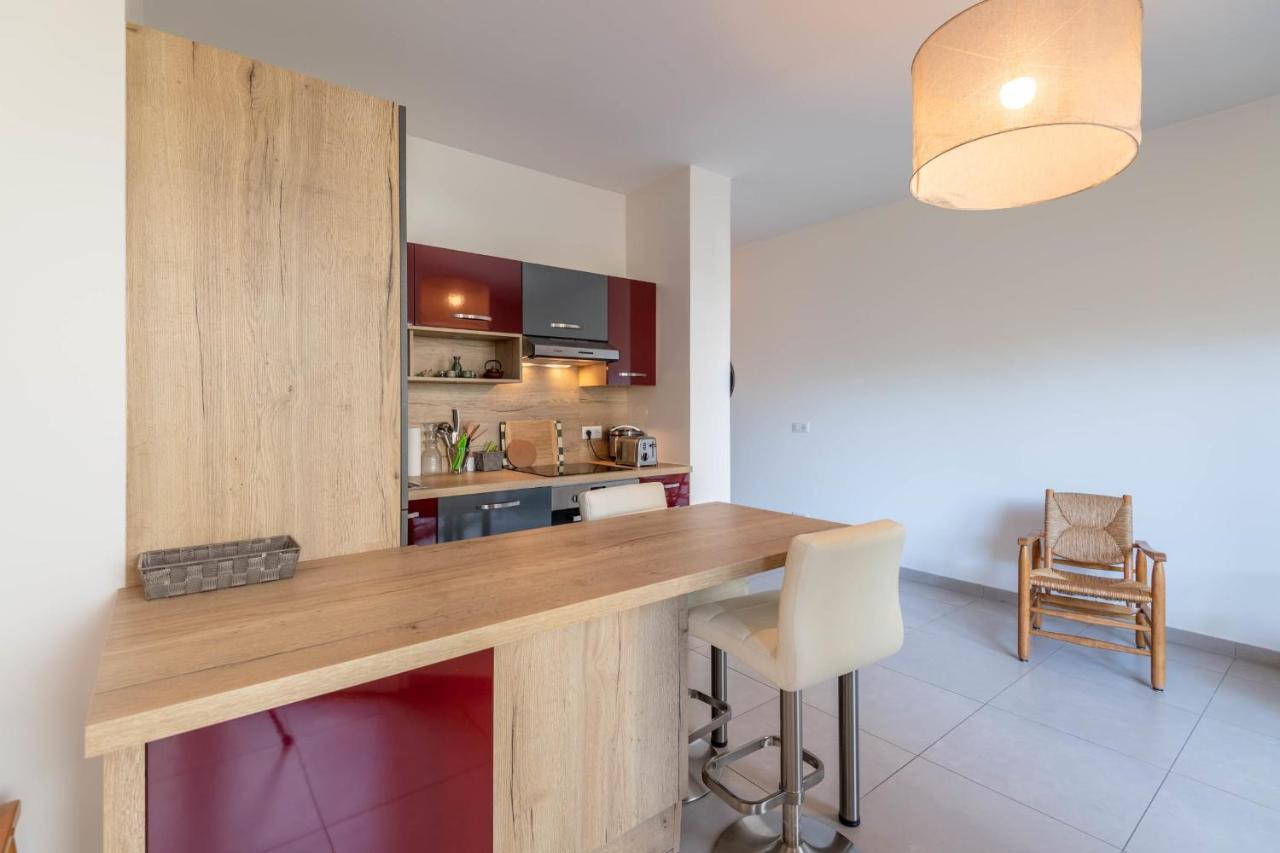 Charming Apartment With Balcony And Parking Near The Center Of อานซี ภายนอก รูปภาพ